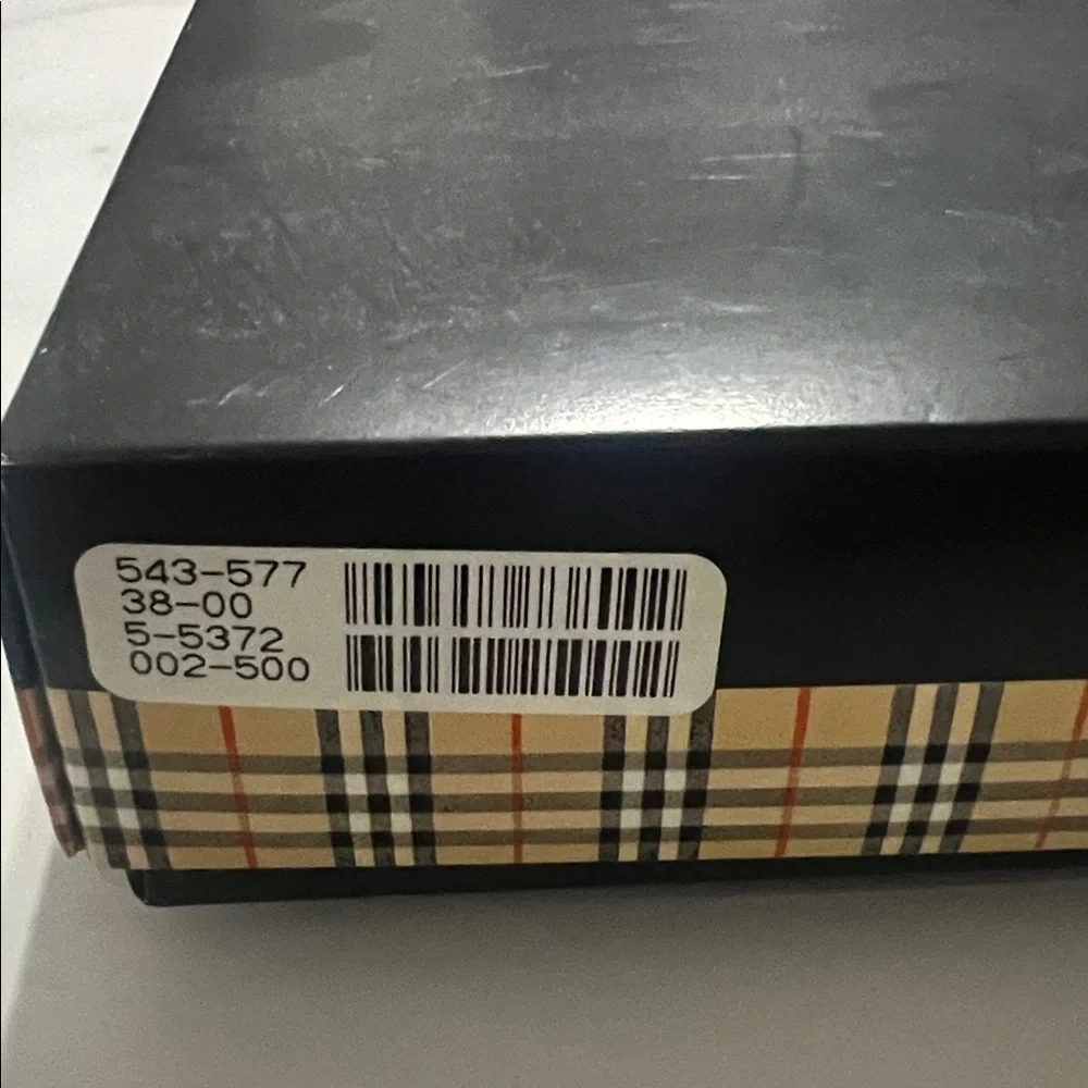 Burberry Hand Towel Trio in Beige and Black, NEW